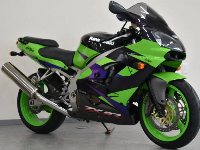 Kawasaki Ninja ZX-9R (2000)
