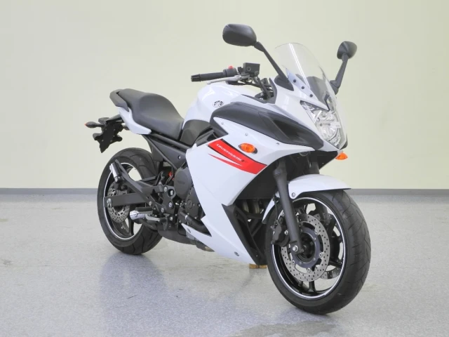 Yamaha Diversion F XJ6 (2010)