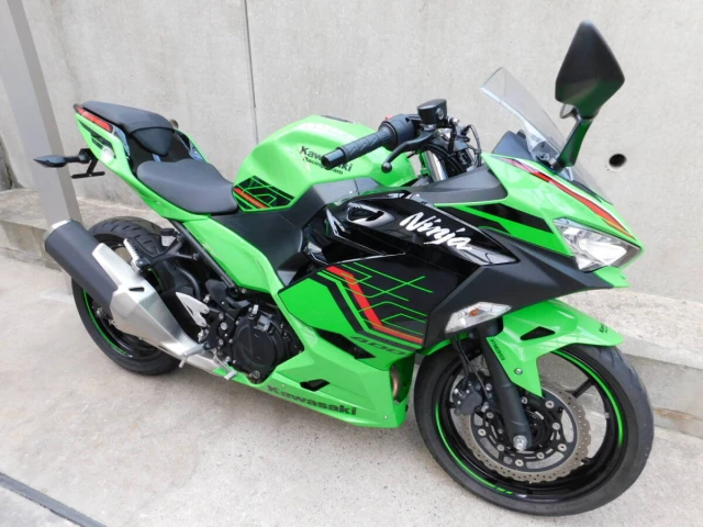 Kawasaki Ninja 400 KRT Edition (2024)
