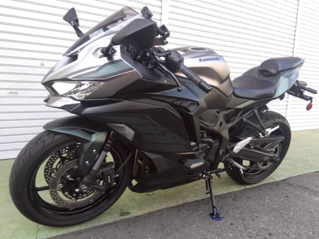 Kawasaki Ninja ZX-4R SE (2025)